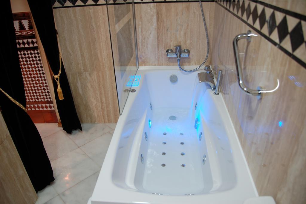 Luxury Ultra Séville